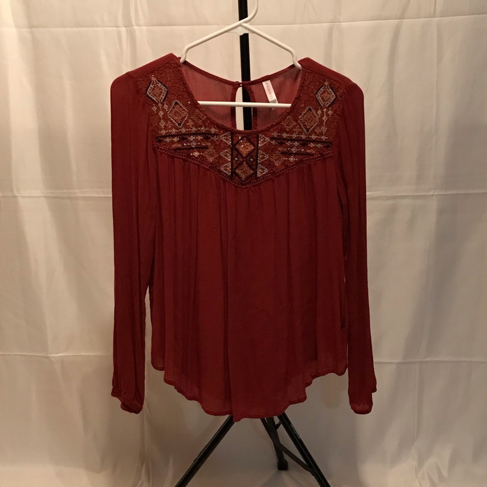 Xhilaration Patterned Top